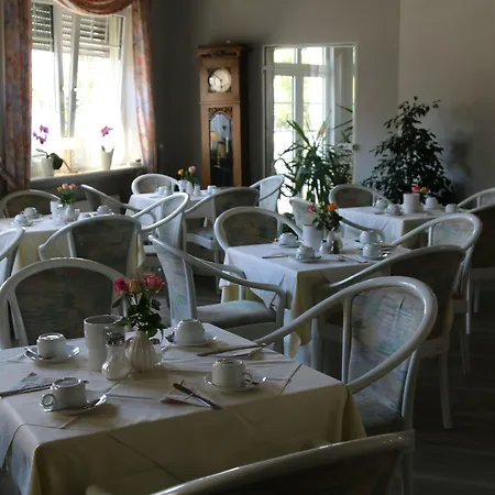 Moerser Hof Hotell