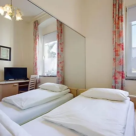 Otel Moerser Hof 3*
